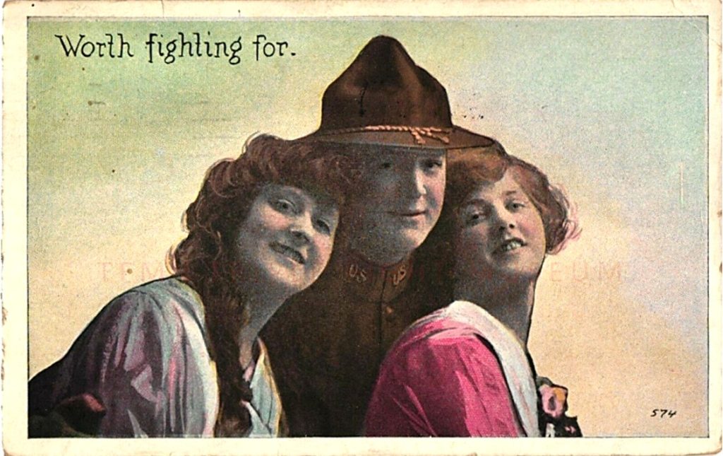 WW1 Postcard 2 Women & Soldier s01-01